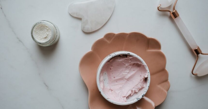 découvrez notre crème apaisante, spécialement formulée pour hydrater et calmer les peaux sensibles. offrez à votre peau une douceur inégalée et un confort durable avec notre formule riche en ingrédients naturels.
