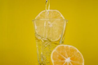 découvrez le régime dash, une méthode reconnue pour améliorer votre santé cardiovasculaire et réduire votre pression artérielle. adapté à tous, ce régime favorise la consommation de fruits, légumes, grains entiers et protéines maigres, tout en limitant les aliments riches en sodium et en graisses saturées. adoptez un mode de vie sain et savoureux grâce au régime dash !