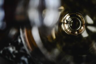 découvrez notre sélection de verres à rhum, idéaux pour apprécier chaque gorgée de votre spiritueux préféré. conçus pour optimiser l'arôme et la température, ces verres seront le parfait ajout à votre bar personnel.