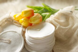 découvrez les meilleures pratiques et produits pour un démaquillage efficace. obtenez une peau propre et fraîche grâce à nos conseils et astuces en matière de démaquillage.