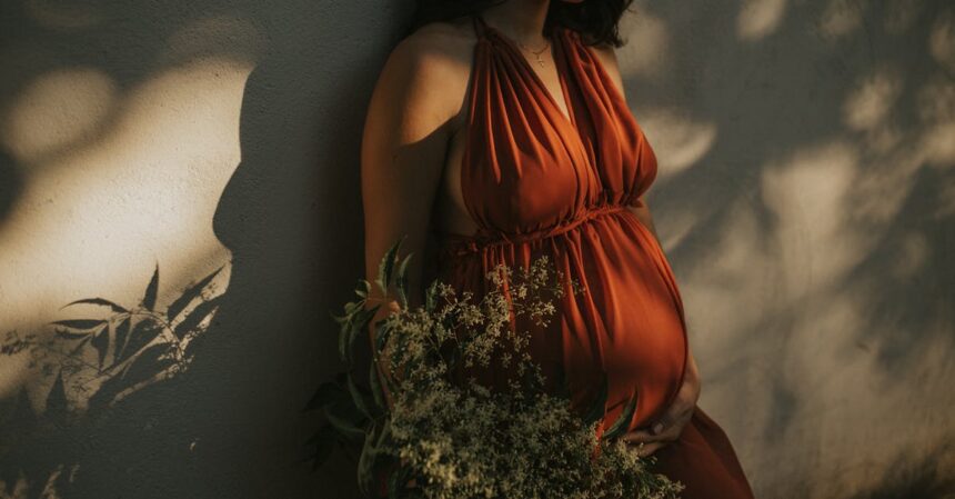 la déni de grossesse est un phénomène complexe où une femme ne reconnaît pas sa grossesse, parfois jusqu'à l'accouchement. découvrez les causes, les impacts psychologiques et les moyens de soutien pour les femmes confrontées à cette situation délicate.