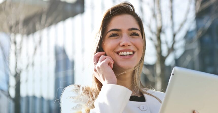 découvrez tout ce qu'il faut savoir sur les dents incluses : origines, symptômes, traitements et conseils pour soulager la douleur liée à cette condition dentaire courante.