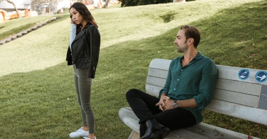 découvrez les enjeux et les dynamiques de la dépendance émotionnelle. apprenez à reconnaître les signes, comprendre ses impacts sur les relations et explorez des stratégies pour favoriser l'autonomie affective et renforcer votre bien-être personnel.