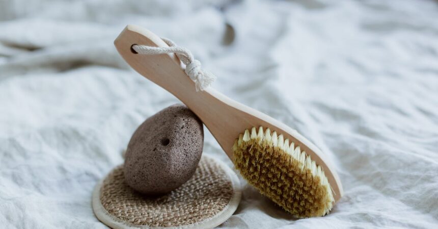 découvrez les bienfaits de la dermabrasion, une technique esthétique visant à rajeunir la peau en éliminant les cellules mortes. idéale pour atténuer les cicatrices, ridules et irrégularités cutanées, cette méthode promet une peau lisse et éclatante. apprenez-en plus sur le procédé, les soins post-traitement et les résultats attendus.