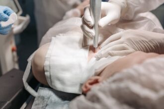 découvrez les conseils et traitements d'un dermatologue professionnel pour prendre soin de votre peau. obtenez des informations sur les maladies cutanées, les soins esthétiques et les meilleures pratiques pour une peau saine.