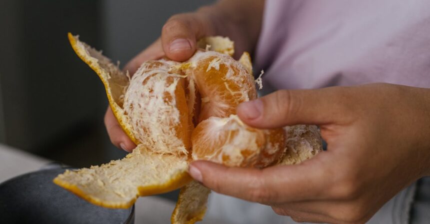 découvrez les bienfaits du skin peeling pour revitaliser votre peau. apprenez comment cette technique d'exfoliation élimine les cellules mortes, améliore la texture et illumine le teint. explorez nos conseils et produits pour un peeling efficace en toute sécurité.