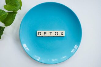 découvrez notre guide complet sur la détoxification : conseils, recettes et astuces pour purifier votre corps et revitaliser votre esprit. adoptez un mode de vie sain et retrouvez votre énergie grâce à nos méthodes naturelles.