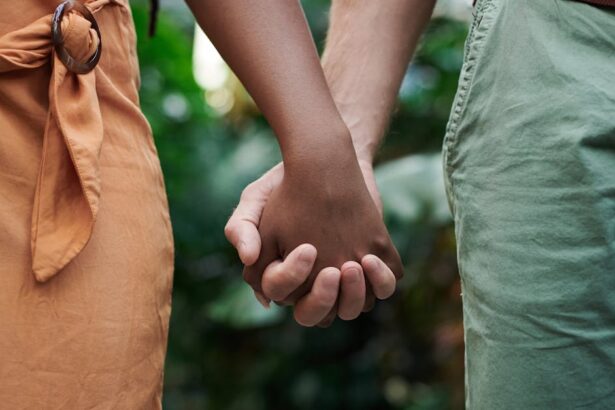 découvrez l'importance de l'intimité dans les relations humaines. explorez des conseils pour renforcer les liens affectifs et cultiver une connexion profonde avec vos proches.