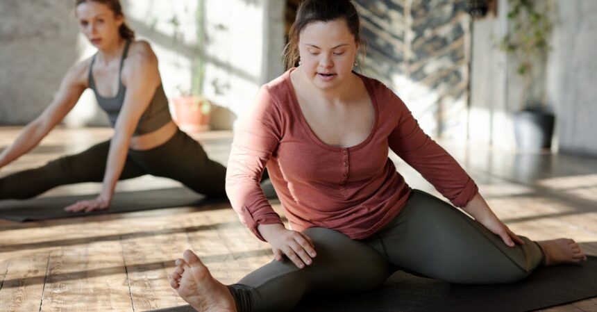 découvrez l'univers apaisant du yoga avec notre instructeur expert. que vous soyez débutant ou avancé, plongez dans des séances adaptées à tous les niveaux pour améliorer votre bien-être physique et mental.
