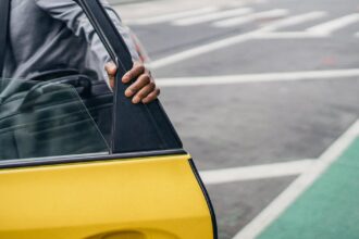 découvrez des astuces et des exercices pratiques pour améliorer la mobilité de vos mains. que vous soyez sportif, musicien ou simplement à la recherche d'un meilleur confort au quotidien, notre guide vous propose des techniques efficaces pour renforcer la souplesse et la force de vos mains.