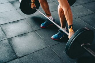 découvrez le lifting, une méthode innovante pour rajeunir l'apparence du visage et du corps. apprenez tout sur les techniques, les résultats et les soins post-opératoires pour un lifting réussi.