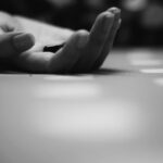 découvrez les causes et les solutions pour soulager la douleur aux doigts. apprenez à reconnaître les symptômes, à promouvoir le bien-être de vos mains et à prévenir les douleurs grâce à des conseils pratiques et des exercices efficaces.