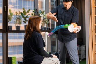 découvrez des solutions et des conseils sur la gestion de la douleur chronique, y compris des approches holistiques, des thérapies alternatives et des stratégies pour améliorer votre qualité de vie. informez-vous sur les causes, les symptômes et les traitements disponibles pour mieux vivre avec la douleur au quotidien.