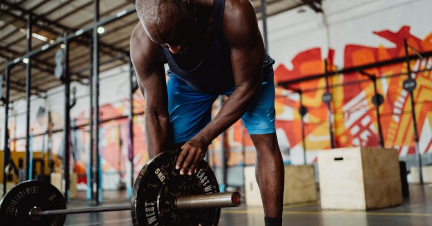découvrez l'entraînement à haute intensité pour maximiser vos performances et brûler des calories rapidement. cet entraînement révolutionnaire combine force et endurance pour un résultat optimal et un corps tonifié.