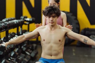 découvrez des conseils efficaces pour optimiser votre prise de muscle. apprenez les meilleures méthodes d'entraînement, les astuces nutritionnelles et les compléments à intégrer dans votre routine pour atteindre vos objectifs de gain musculaire.