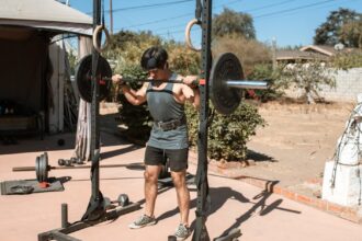 découvrez les secrets de l'hypertrophie musculaire, un processus essentiel pour augmenter la taille et la force de vos muscles. apprenez des techniques d'entraînement efficaces et des conseils nutritionnels pour optimiser vos résultats.