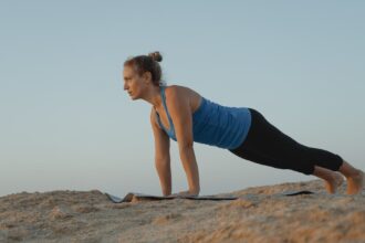 découvrez des exercices de relaxation efficaces pour apaiser votre esprit et revitaliser votre corps. améliorez votre bien-être avec des techniques simples et accessibles, idéales pour réduire le stress au quotidien.