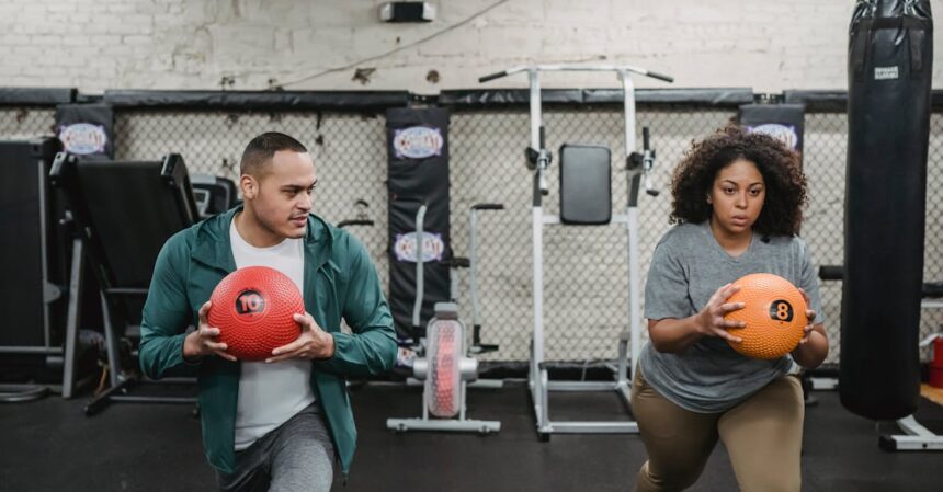 découvrez des exercices efficaces pour la perte de poids qui vous aideront à atteindre vos objectifs de santé et de forme physique. transformez votre routine d'entraînement avec des conseils pratiques et des stratégies adaptées à tous les niveaux.