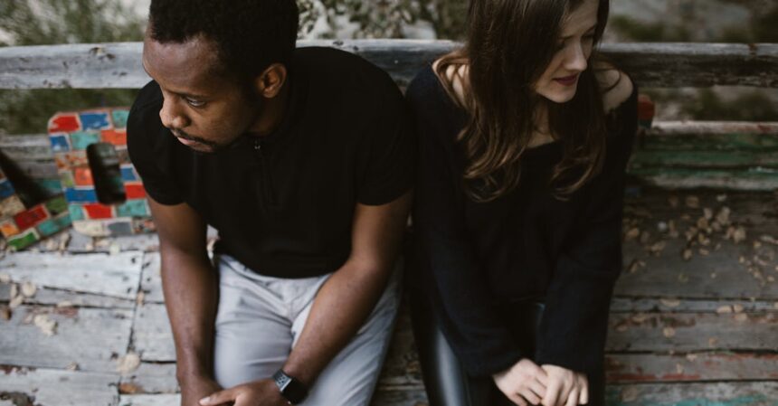 découvrez les différentes dynamiques de relation et apprenez comment elles influencent nos interactions quotidiennes. explorez des conseils pour améliorer la communication, renforcer les liens affectifs et naviguer dans les défis relationnels.
