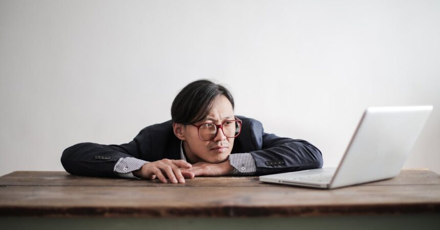 découvrez les causes et solutions de la fatigue dans notre article. apprenez à identifier les signes de fatigue, à améliorer votre énergie au quotidien et à retrouver un équilibre de vie sain. ne laissez pas la fatigue prendre le dessus !