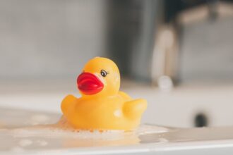 découvrez des informations essentielles sur l'incontinence urinaire, ses causes, ses traitements et des conseils pratiques pour améliorer votre qualité de vie. apprenez à mieux comprendre ce problème courant et les solutions disponibles pour le gérer efficacement.