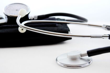 découvrez des conseils et des stratégies efficaces pour améliorer votre santé cardiovasculaire. apprenez à prévenir les maladies cardiaques grâce à une alimentation équilibrée, de l'exercice régulier et des pratiques de vie saines.