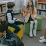 découvrez les causes et les solutions à l'anxiété sociale, ce trouble qui affecte de nombreuses personnes dans leur vie quotidienne. apprenez des stratégies pour surmonter vos peurs, améliorer vos interactions sociales et vivre plus sereinement.
