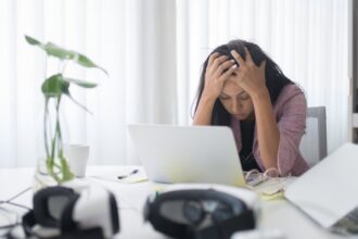 découvrez comment gérer vos émotions efficacement pour améliorer votre bien-être et vos relations. apprenez des techniques pratiques pour maîtriser vos ressentis et promouvoir une santé mentale positive.