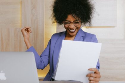 découvrez comment maîtriser vos émotions grâce à des techniques efficaces de gestion émotionnelle. apprenez à identifier, comprendre et gérer vos émotions pour améliorer votre bien-être personnel et vos relations interpersonnelles.