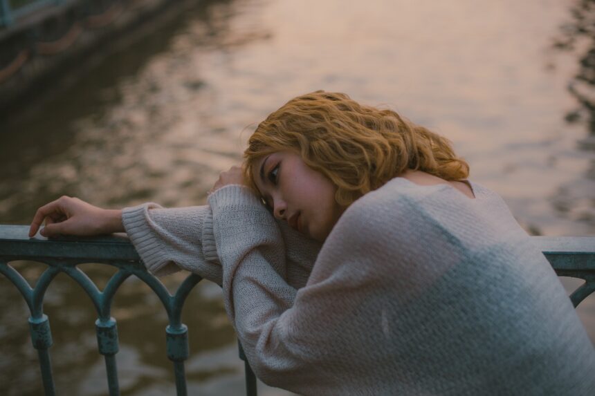 découvrez des stratégies efficaces pour la gestion du stress post-traumatique. apprenez à surmonter les effets du traumatisme et à retrouver un équilibre émotionnel grâce à des techniques éprouvées et un soutien approprié.