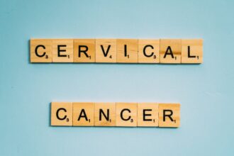 découvrez tout ce que vous devez savoir sur le mucus cervical : son rôle, ses variations au cours du cycle menstruel et comment il peut influencer la fertilité. informez-vous sur sa composition et son importance dans le suivi de votre santé reproductive.