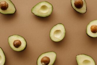 découvrez les bienfaits des acides gras monoinsaturés, essentiels pour une alimentation équilibrée. apprenez comment ces graisses saines peuvent contribuer à votre santé cardiovasculaire, améliorer votre métabolisme et favoriser un poids santé.