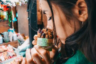 découvrez les bienfaits des huiles essentielles : des solutions naturelles pour votre bien-être, votre santé et votre maison. plongez dans l'univers aromatique et revitalisez votre quotidien avec des essences pures et efficaces.