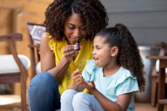 découvrez le pouvoir des huiles essentielles : des solutions naturelles pour améliorer votre bien-être, apaiser l'esprit et revitaliser le corps. explorez notre sélection d'huiles essentielles de haute qualité, idéales pour l'aromathérapie et le quotidien.