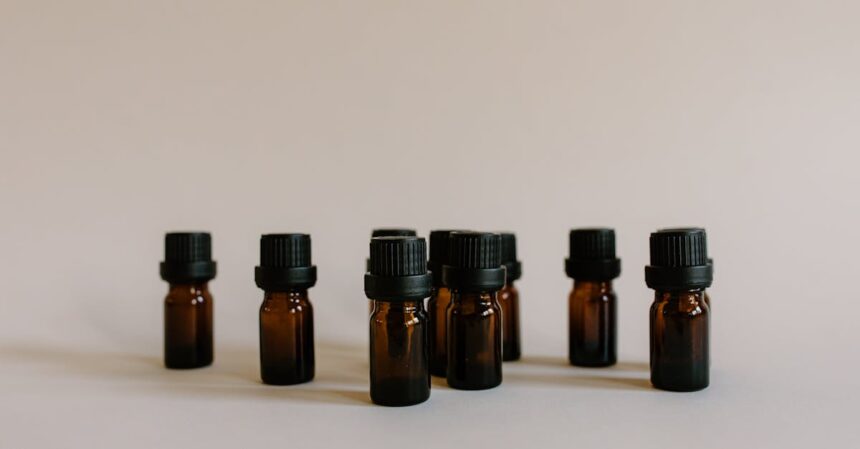 découvrez l'huile essentielle de lavande, un incontournable pour le bien-être ! appréciée pour ses propriétés apaisantes et relaxantes, cette huile naturelle est idéale pour améliorer votre sommeil, réduire le stress et parfumer délicatement votre intérieur. parfaite pour l'aromathérapie et les soins de la peau, adoptez la lavande pour une touche de sérénité au quotidien.