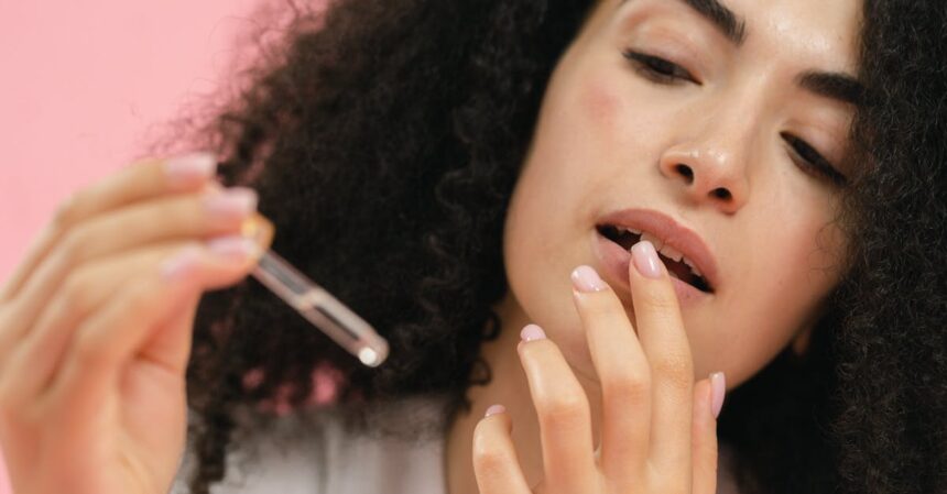 découvrez l'huile faciale, un soin nourrissant qui hydrate en profondeur et revitalise votre peau. formulée avec des ingrédients naturels, elle apporte éclat et souplesse tout en luttant contre les signes de vieillissement. offrez à votre visage le luxe d'une texture légère et d'un parfum délicat pour un moment de bien-être au quotidien.