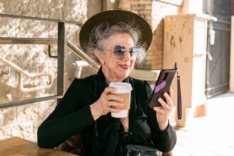 découvrez tout sur les hormones et leur impact sur votre santé. apprenez comment équilibrer votre système hormonal pour améliorer votre bien-être physique et émotionnel.