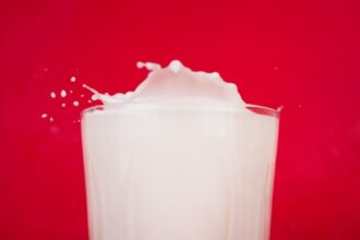 découvrez les inhibiteurs de calcium, des composés indispensables dans le traitement des maladies cardiovasculaires et l'hypertension. apprenez comment ils agissent sur le corps et leurs bienfaits potentiels pour votre santé.