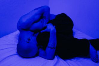 découvrez des solutions efficaces pour lutter contre l'insomnie. explorez les causes, les symptômes et des conseils pratiques pour améliorer la qualité de votre sommeil et retrouver des nuits reposantes.