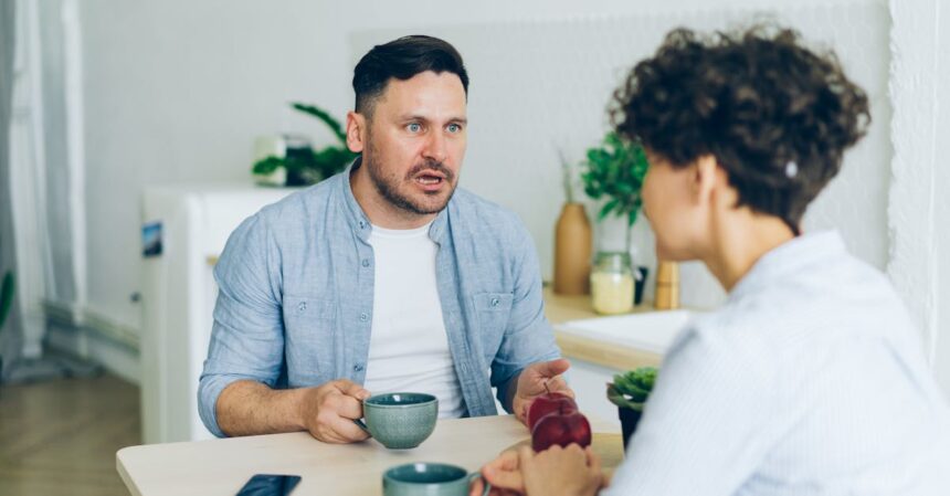 découvrez les clés d'une communication réussie en couple. apprenez à exprimer vos sentiments, écouter votre partenaire et renforcer votre relation grâce à des conseils pratiques et des techniques de communication efficaces.
