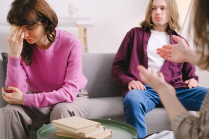 découvrez la thérapie cognitivo-comportementale, une approche psychologique efficace pour surmonter l'anxiété, la dépression et d'autres troubles mentaux. apprenez à modifier vos pensées et comportements pour améliorer votre bien-être émotionnel.