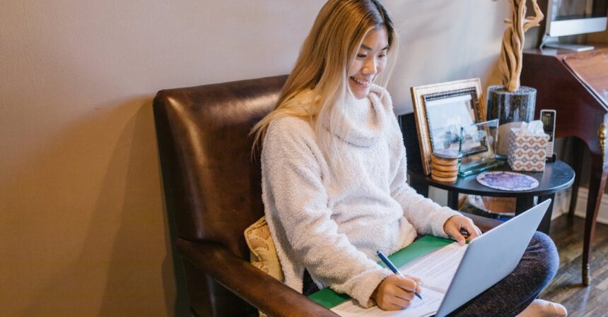 découvrez la relaxation progressive, une technique efficace pour réduire le stress et l'anxiété. apprenez à relâcher les tensions musculaires et à atteindre un état de calme profond, améliorant ainsi votre bien-être mental et physique.