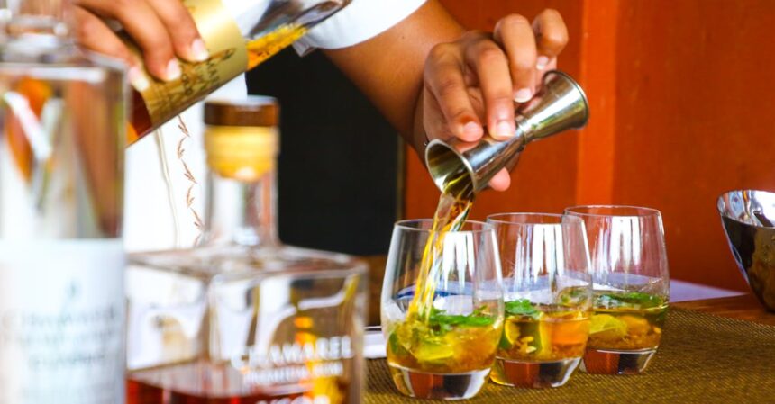 découvrez l'univers fascinant du rhum : un alcool aux multiples saveurs, originaire des caraïbes, qui séduira les amateurs de cocktails exotiques et de dégustation. explorez les différentes variétés, les méthodes de fabrication et les accords gastronomiques du rhum.