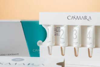 découvrez les bienfaits de l'acide hyaluronique, un ingrédient miracle pour hydrater et repulper la peau. apprenez comment il aide à réduire les rides et à améliorer l'élasticité cutanée, tout en offrant une apparence plus jeune et fraîche.
