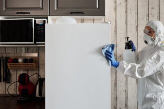 découvrez les bienfaits du rinçage des sinus pour améliorer votre santé respiratoire. apprenez comment cette technique simple peut aider à dégager vos voies nasales, réduire les allergies et favoriser une meilleure respiration au quotidien.