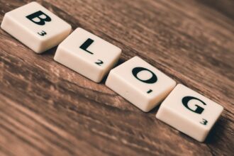découvrez l'impact puissant du bouche-à-oreille sur la promotion de votre marque. apprenez comment les recommandations personnelles peuvent transformer votre stratégie marketing et fidéliser votre clientèle.