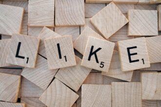 découvrez le pouvoir du bouche-à-oreille, une stratégie marketing efficace qui utilise les recommandations personnelles pour influencer les décisions d'achat. apprenez comment capitaliser sur la confiance et les relations pour promouvoir votre marque.