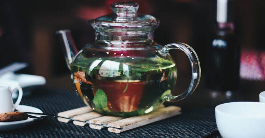 découvrez les bienfaits des thés aux herbes avec notre gamme de tisanes naturelles. parfaite pour la détente et le bien-être, chaque infusion est un voyage au cœur des saveurs et des arômes. réveillez vos sens avec nos mélanges authentiques.