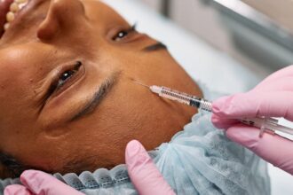découvrez les injections de fillers, une solution esthétique innovante pour repulper les lèvres, atténuer les rides et redéfinir les contours du visage. transformez votre apparence tout en préservant un résultat naturel grâce à des techniques optimales et des produits de qualité.