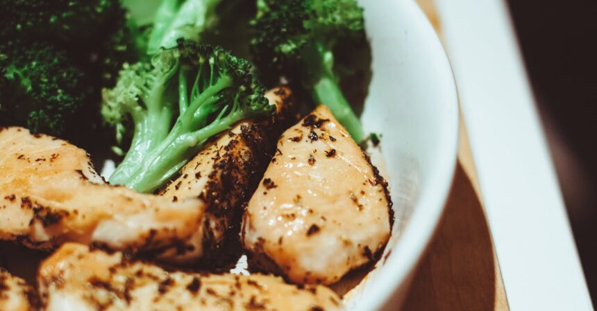 découvrez les bienfaits des régimes riches en protéines maigres : une approche saine pour renforcer votre corps, perdre du poids et améliorer votre santé globale. adoptez des aliments riches en protéines tout en réduisant les graisses pour atteindre vos objectifs nutritionnels.